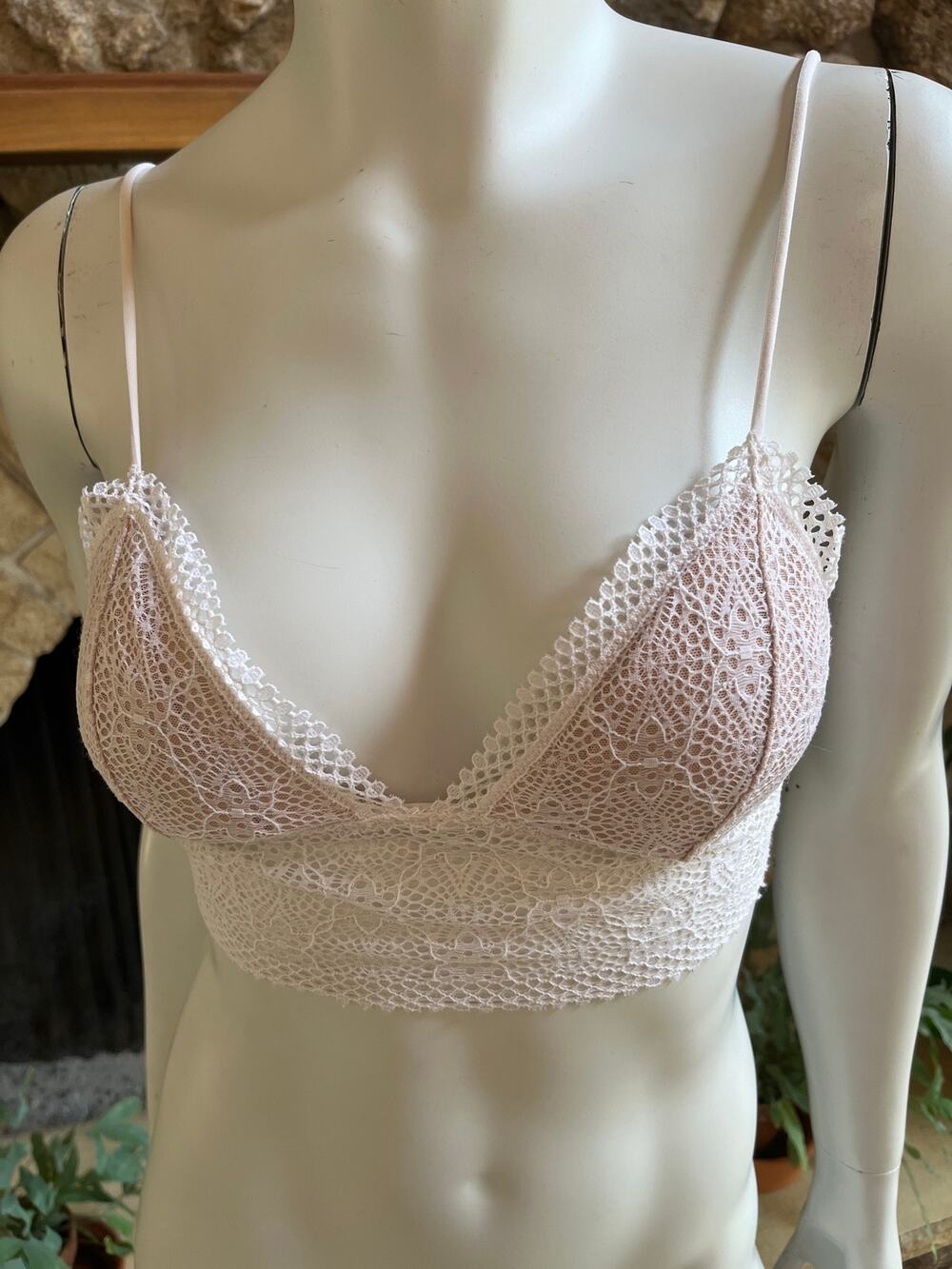 Victoria's Secret White Lace Padded Bralette Women’s Size Medium